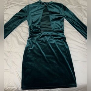 H&M. Size 8. Emerald Green velvet dress